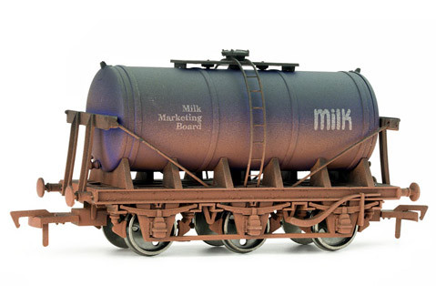 Dapol DA4F-031-006 6 Wheel Milk Tank MMB Weathered