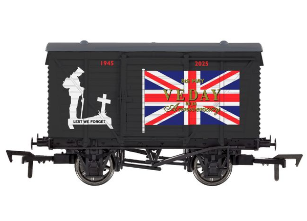 Dapol DA4F-011-149 Ventilated Van VE Day 80th Anniversary Army Weathered