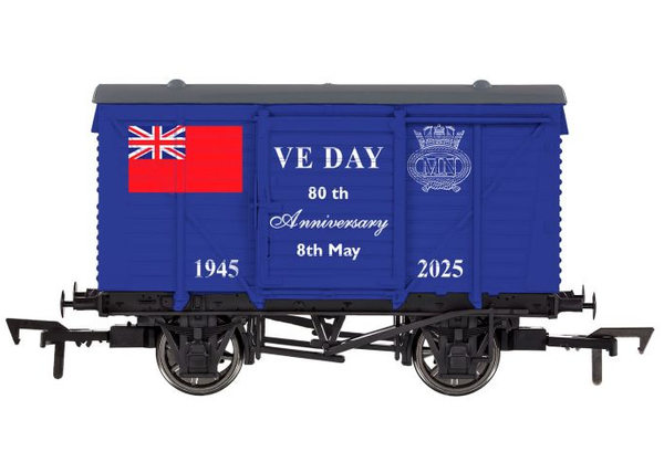 Dapol DA4F-011-153 Ventilated Van VE Day 80th Anniversary Merchant Navy Weathered