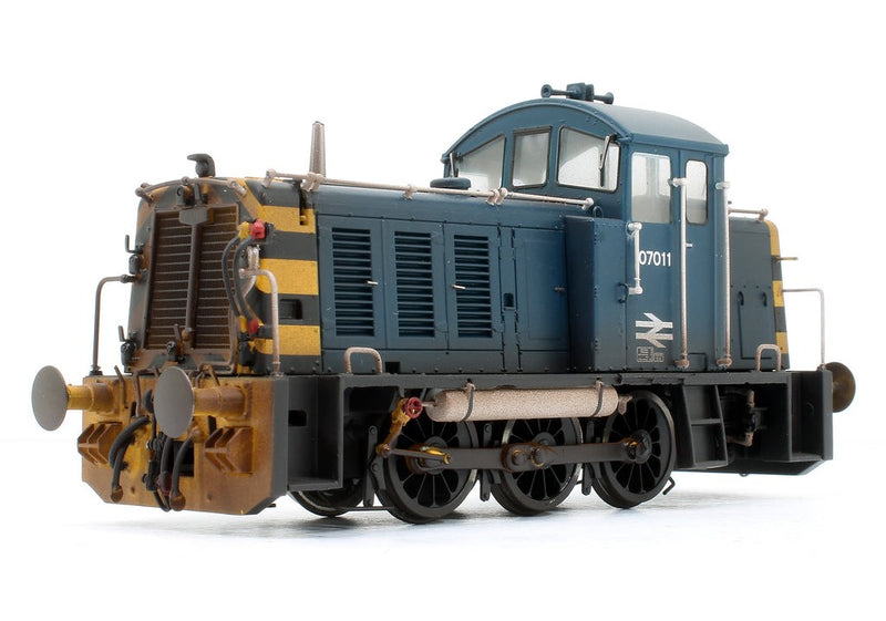 BR Class 07 Blue With Wasp Stripes Weathered 07011