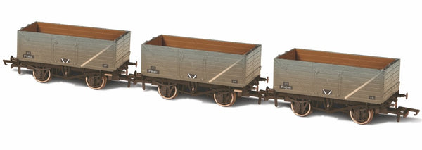 BR 7 Plank 3 Mineral Wagon Set Grey Weathered